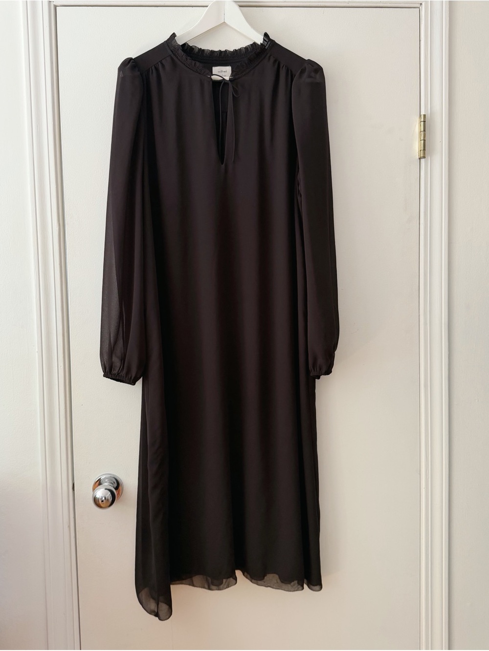 Aritzia Wilfred Écoulement Black Flowy Dress - Picture 2 of 6